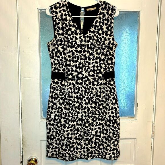 41 Hawthorn Women’s Black and White Patterned mink bodycon V neck Dress M - Picture 1 of 5